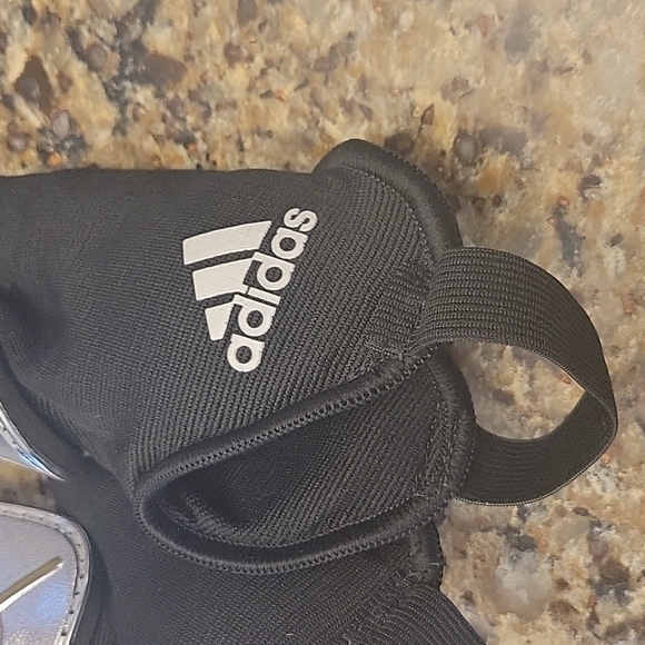 Adidas Predator Repliq Shinguards EUC - Picture 3 of 6